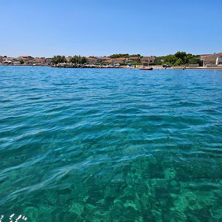 Familien Ferienhaus Vir Croatia 150M Strand Restaurant Einkaufen エクステリア 写真