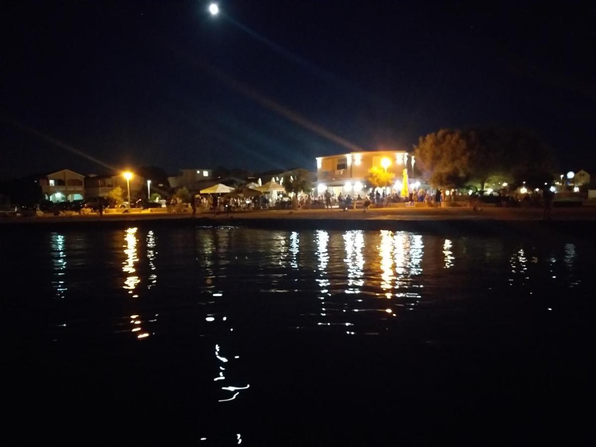 Familien Ferienhaus Vir Croatia 150M Strand Restaurant Einkaufen エクステリア 写真