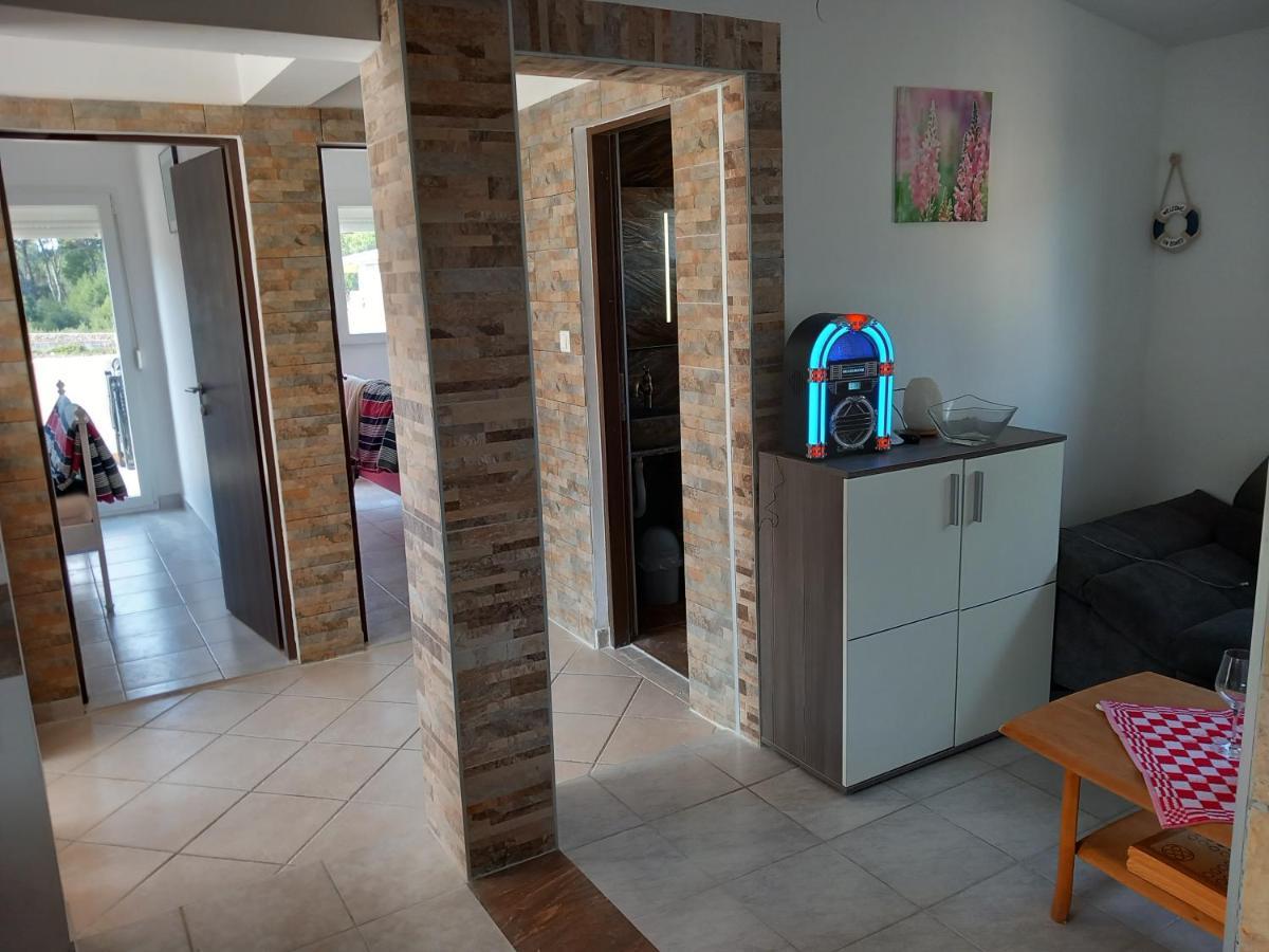 Familien Ferienhaus Vir Croatia 150M Strand Restaurant Einkaufen エクステリア 写真