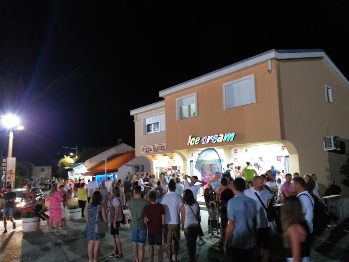 Familien Ferienhaus Vir Croatia 150M Strand Restaurant Einkaufen エクステリア 写真