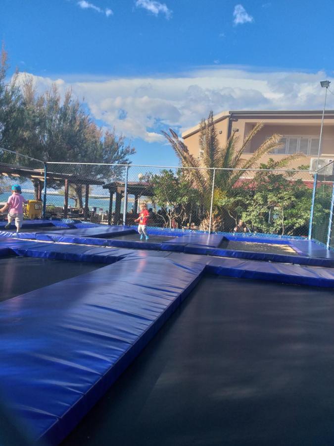 Familien Ferienhaus Vir Croatia 150M Strand Restaurant Einkaufen エクステリア 写真